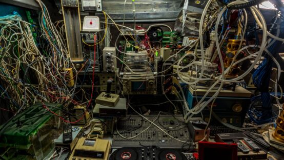 Saiba quais os resíduos eletroeletrônicos que os brasileiros mais guardam em casa